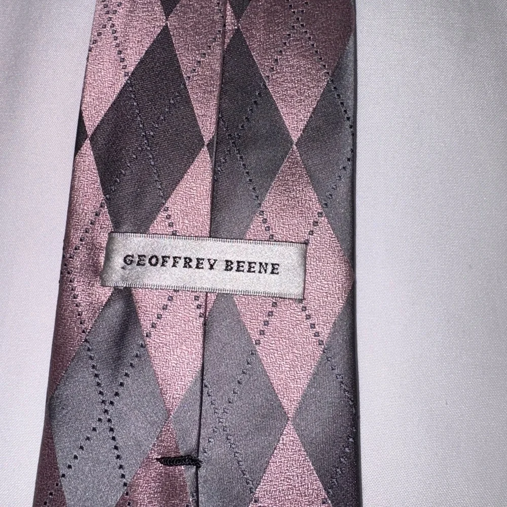 Geoffrey Beene Men’s Purple & Grey Argyle 100% Silk Neck Tie